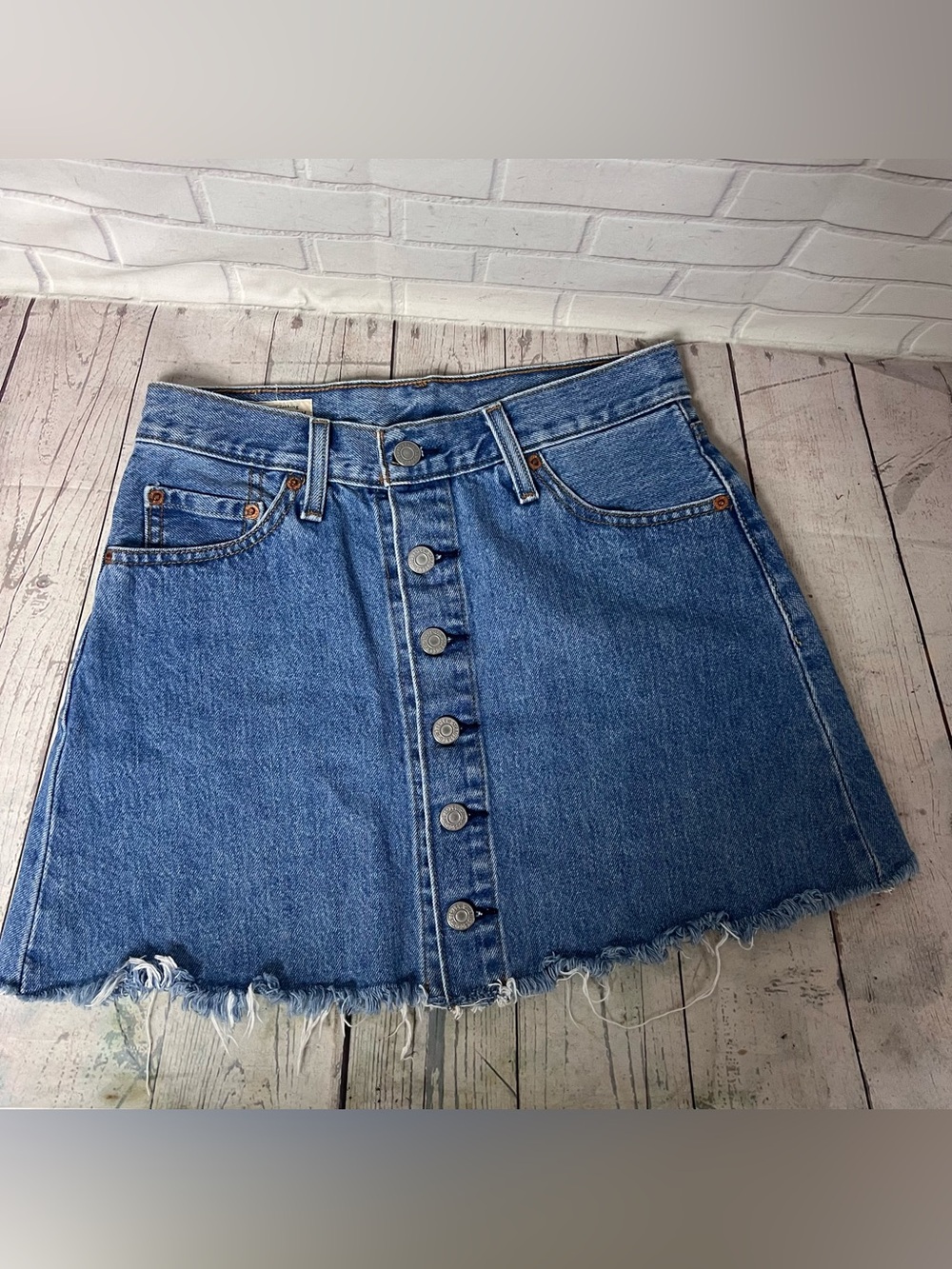 Levi’s Denim Blue Jean Mini Skirt Size Waist 26 XS 0 2 Button Front